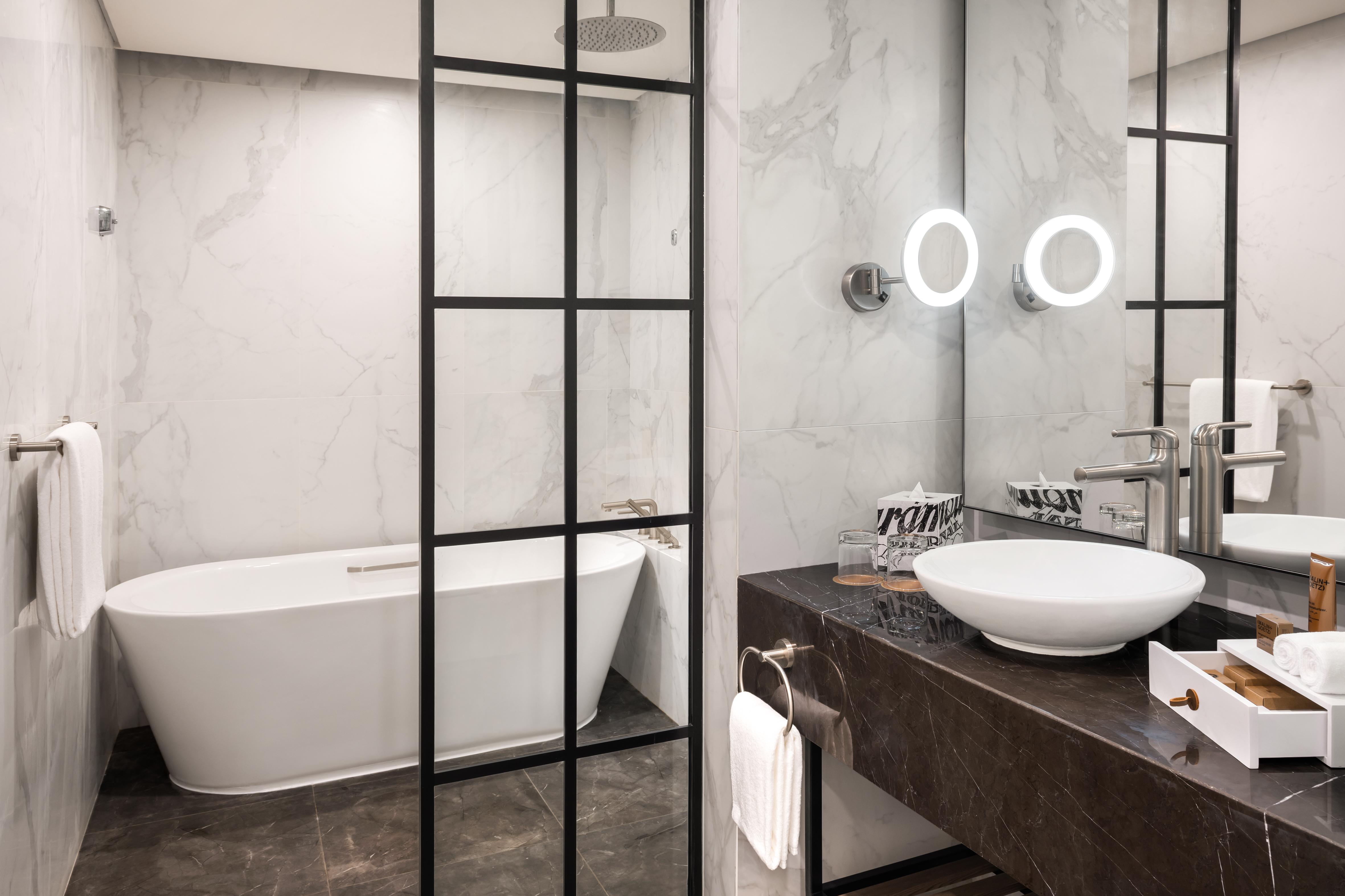 Paramount Hotel Midtown Dubai Dış mekan fotoğraf Bathroom